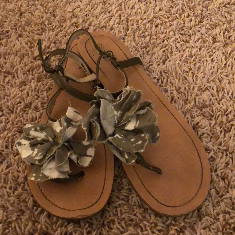 Flower sandals